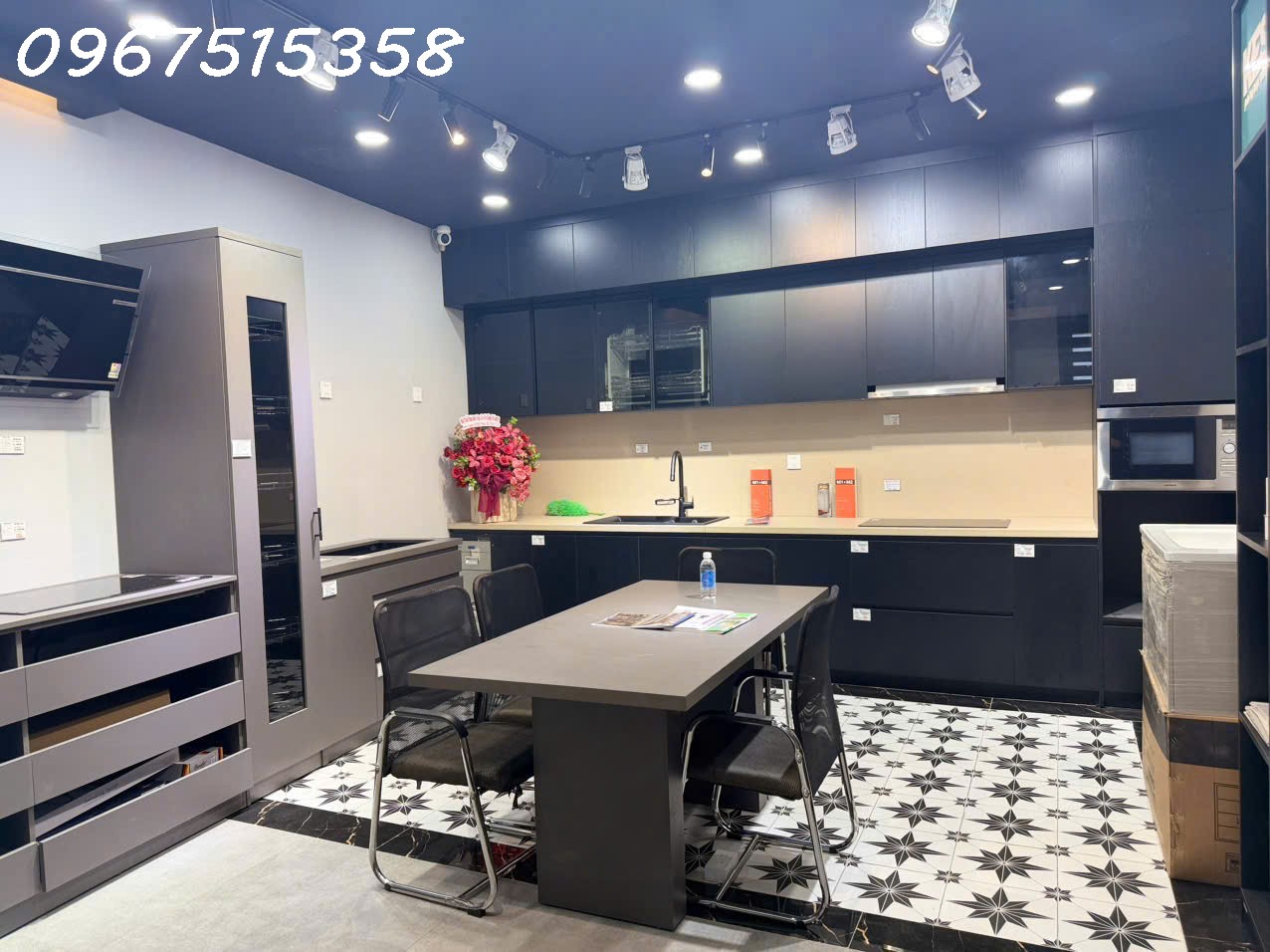 Tòa nhà 5 tầng thang máy 3 mặt tiền đường Tố Hữu 30m – DT sàn 200,5m2 – Hoàn công, sẵn dòng tiền – 16024428