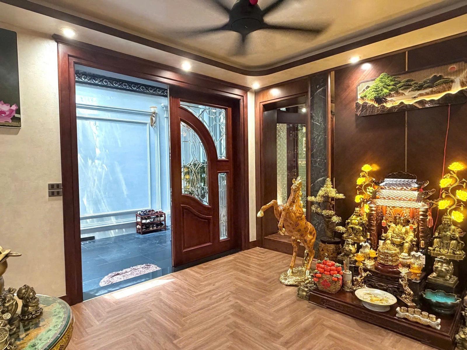 View hồ Hoàng Cầu 7 tầng thang máy Văn phòng, nội thất đẹp hơn 60 tỷ 16024442