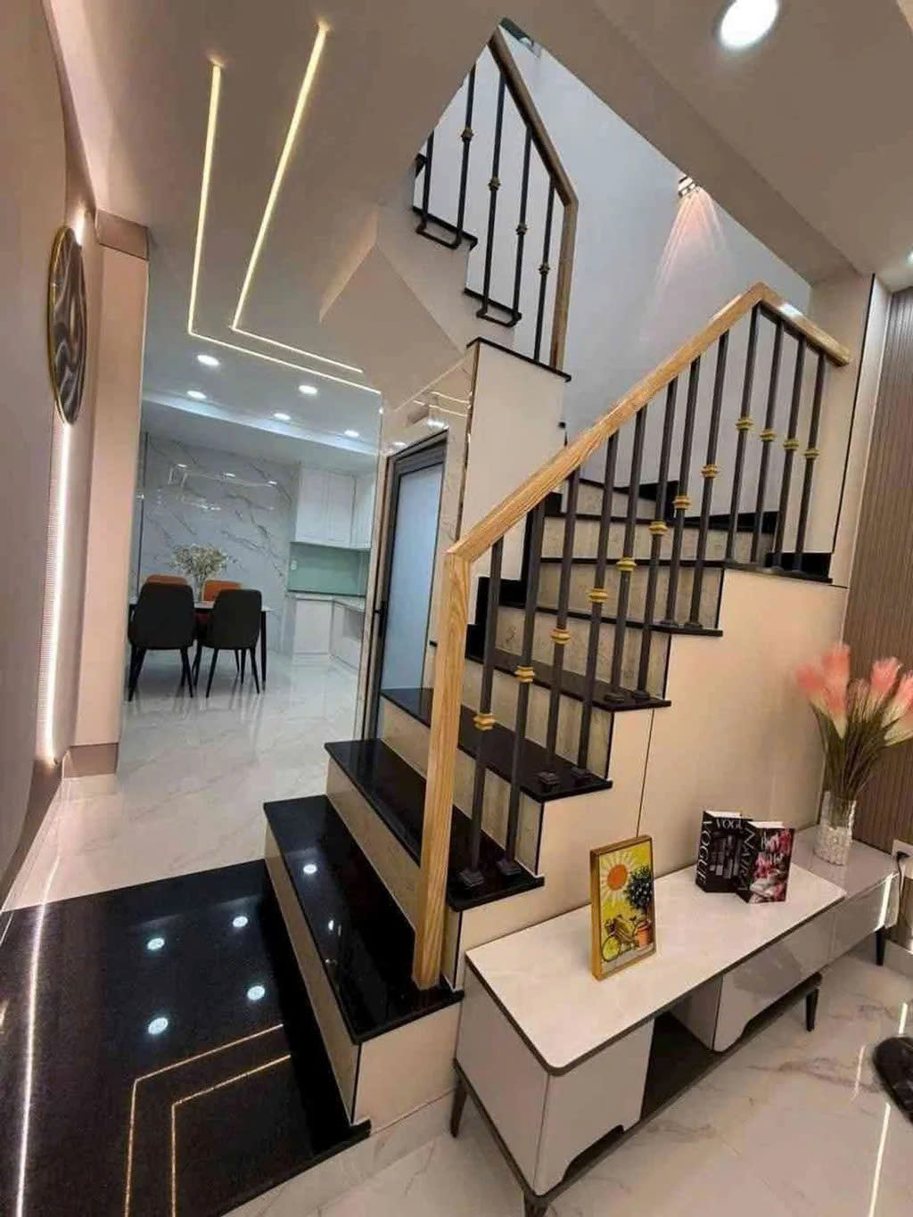 Nhà mới đẹp giá chỉ 4,1 tỷ tại Tân Bình - 30m2, 2 tầng, tặng full nội thất, hẻm vài bước ra phố lớn 16024681
