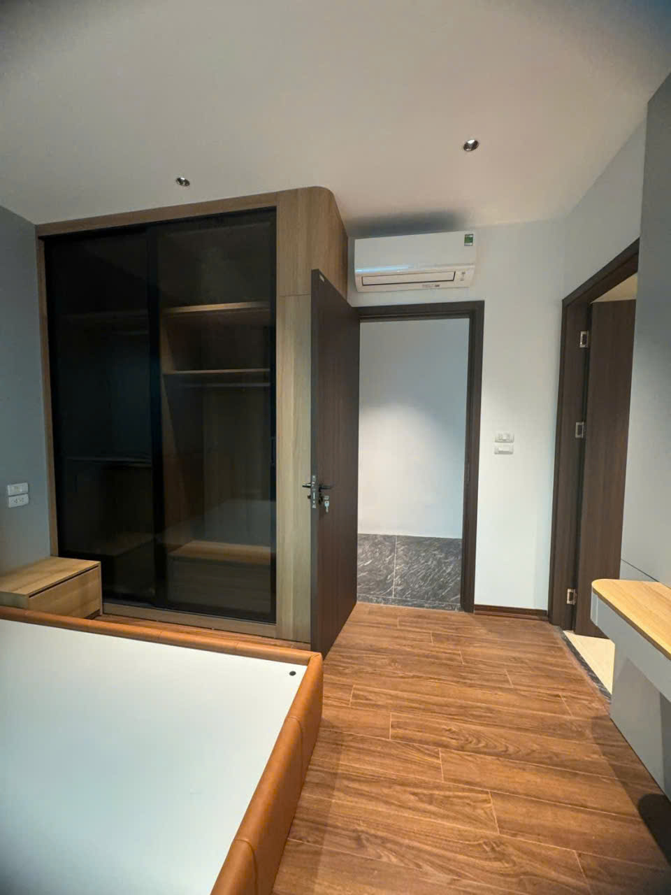 Bán nhà Ngọc Thuỵ- Cạnh Chợ 33m 6 tầng thang máy full NT 7,8 tỷ(TL) 16024722