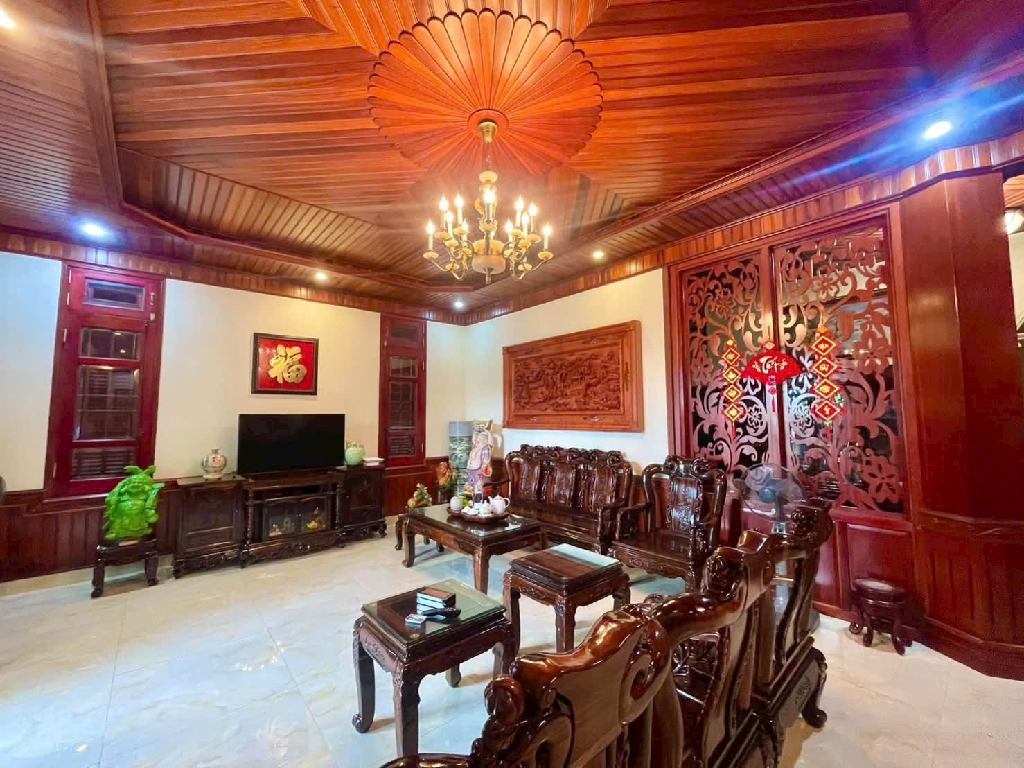 Bán biệt thự góc 3.5 tầng, view hồ, mặt đường đôi 28m, ph Tứ Minh, TP HD, 340m2, chỉ 1x tỷ 16024731