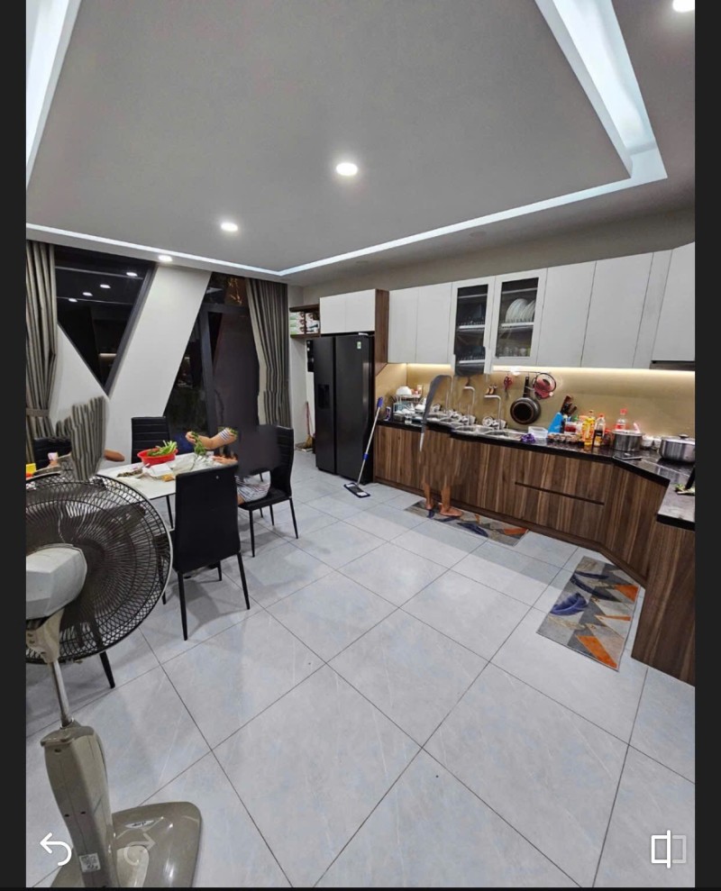 Bán nhà mặt tiền đường số 16, Phước Long B, Q9, Thủ Đức, TP HCM. DT 90m2, 4 tầng, SHR. Giá 13.9 tỷ. 16024859