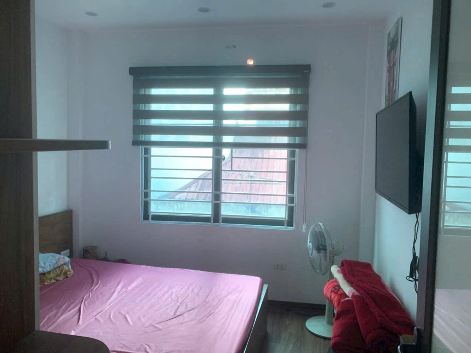 Bán nhà Ô Cách 5.6 tỷ nhà 5 tầng còn mới,long biên 16025004