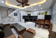 Bán nhà 5tầng dân xây phố Đội Cấn 42m2 hơn 4 tỷ gần phố 0934266313