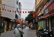 Đất mặt phố sinh viên sầm uất kinh doanh cực tốt tại Trâu Quỳ, Gia Lâm. Lh 0989894845.